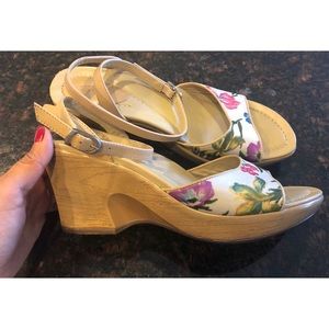 DANSKO Strappy Floral Sandals SZ 40 9.5 10